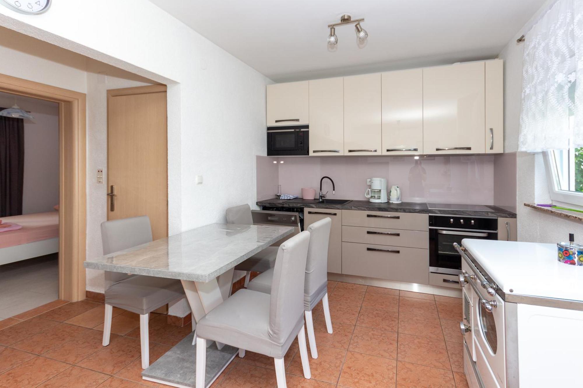 Apartmani Filip Pag Town Esterno foto