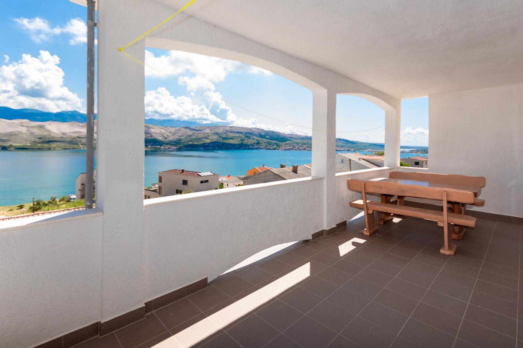 Apartmani Filip Pag Town Esterno foto