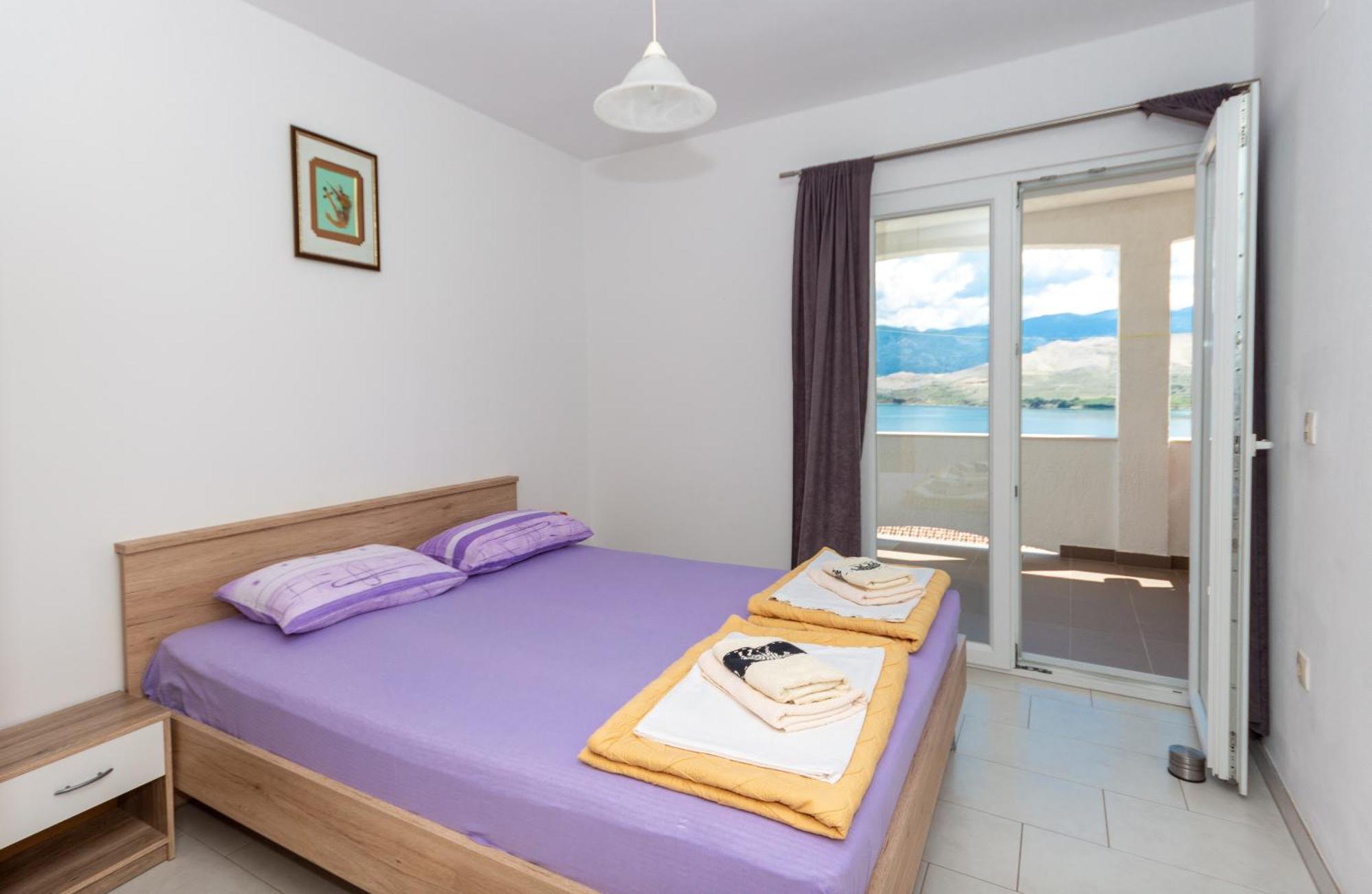 Apartmani Filip Pag Town Esterno foto