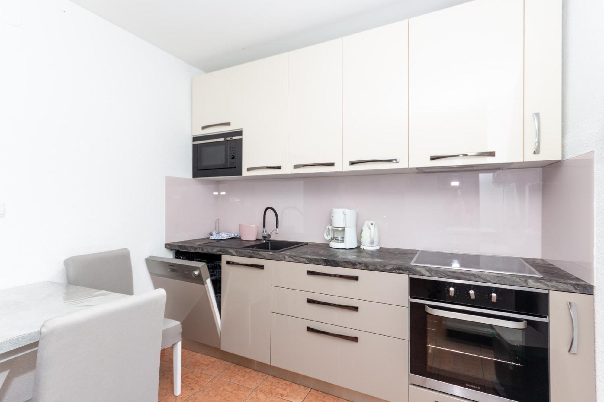Apartmani Filip Pag Town Esterno foto