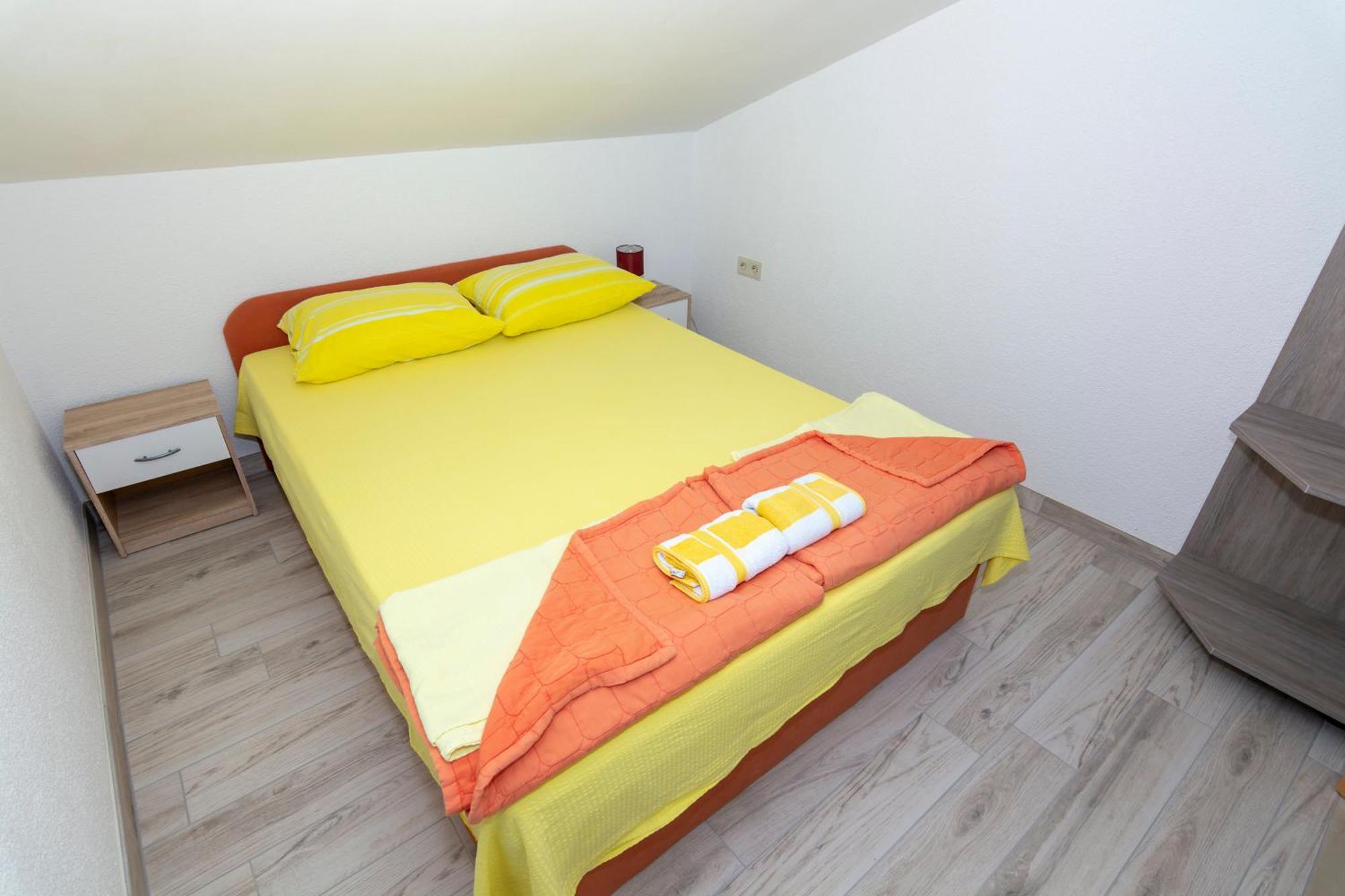 Apartmani Filip Pag Town Esterno foto
